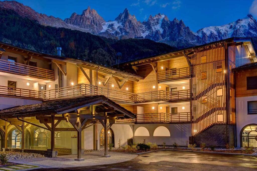chic appart 6 pers dans résidence luxueuse La Cordee wellness gym piscine OUVERT et télétravail Chamonix Mont Blanc Exterior foto