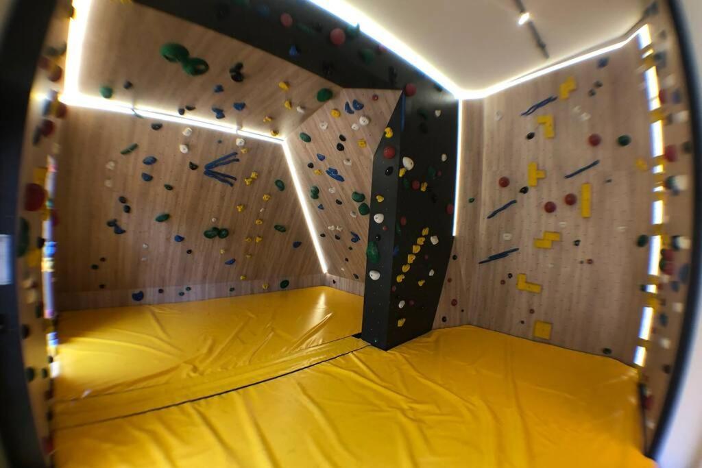 chic appart 6 pers dans résidence luxueuse La Cordee wellness gym piscine OUVERT et télétravail Chamonix Mont Blanc Exterior foto
